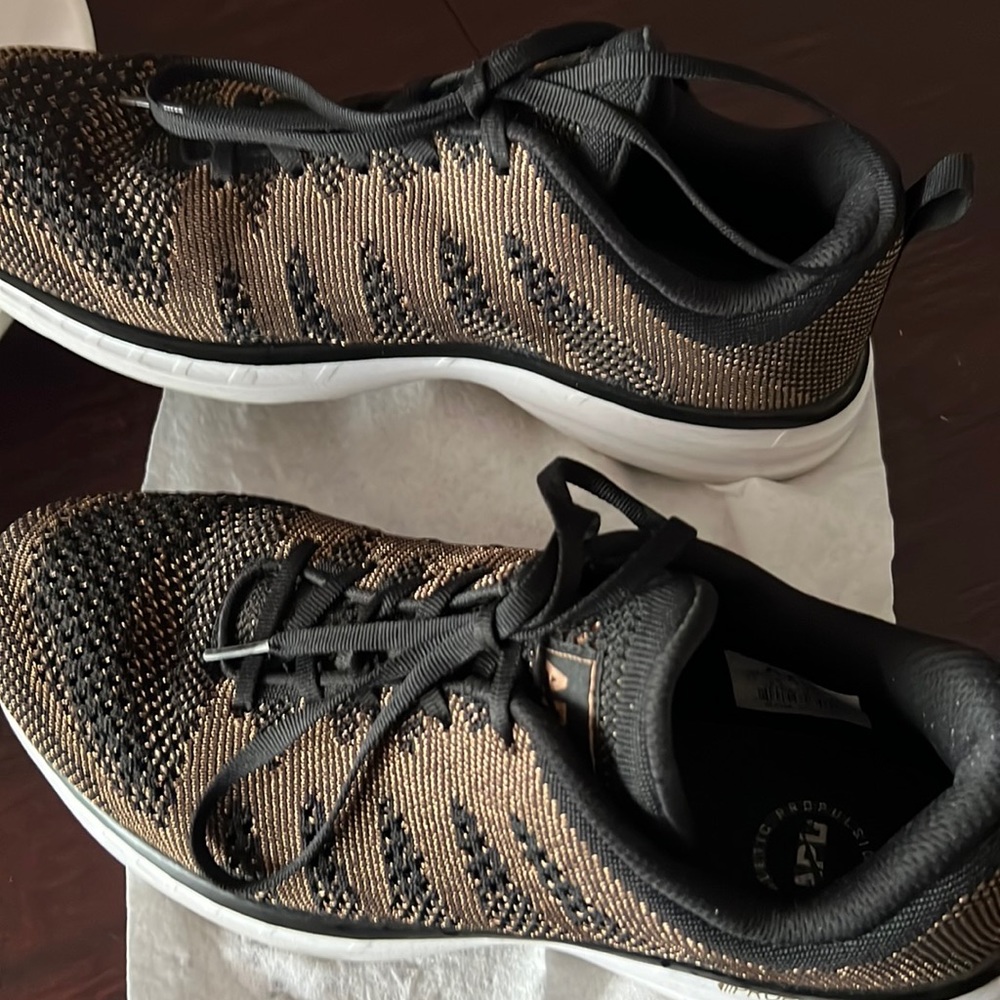 APL women shoes